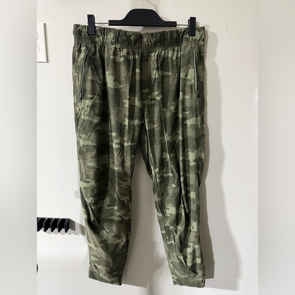 Eddie Bauer Women’s Joggers, Camo, Sz 18